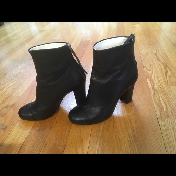 Black short boots - Picture 2 of 6